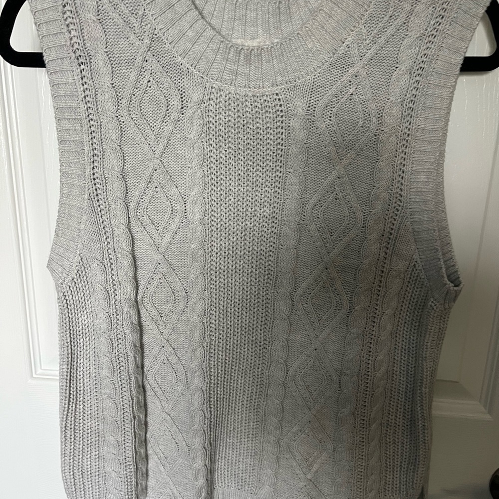 NWOT Vest Size L